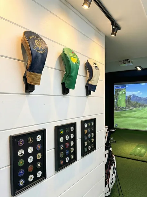 Wall-Mounted Golf Glove & Club Cover Holder | Fits All Clubs | Space-Saving Organizer for Simulators & Cabins – golf glove and headcover holder